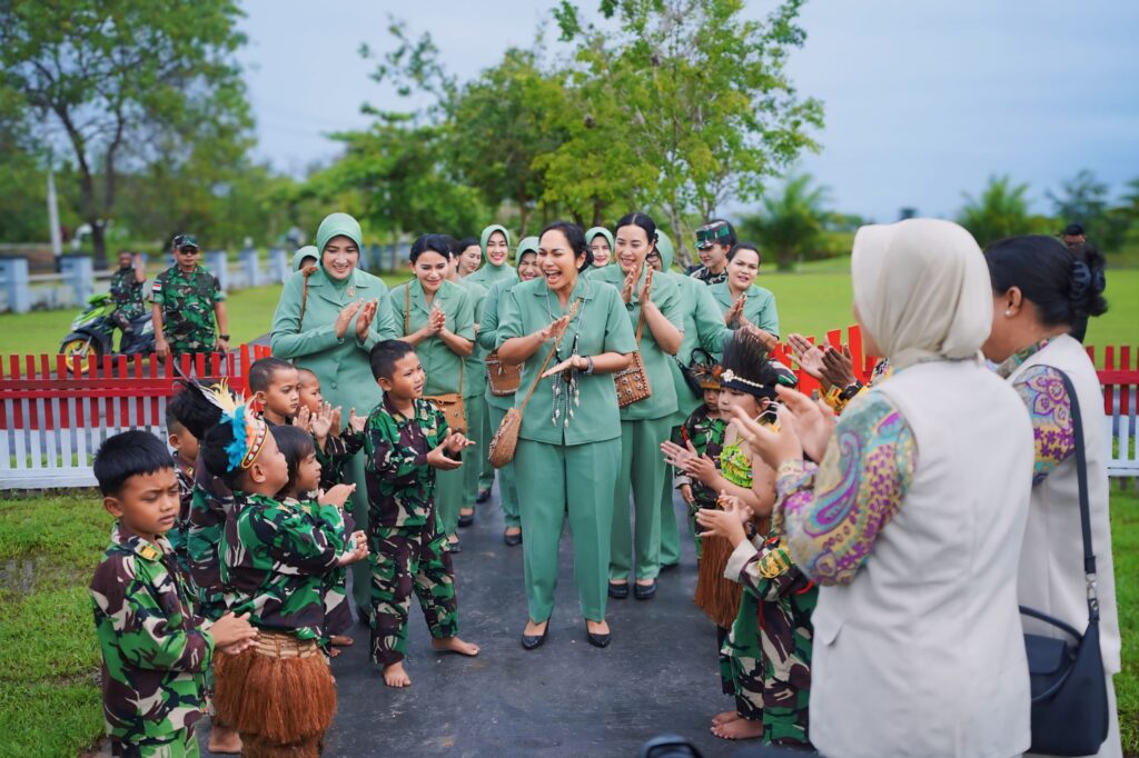 Guru Berprestasi TK Kartika XV-3 Cabang XV Kopassus
